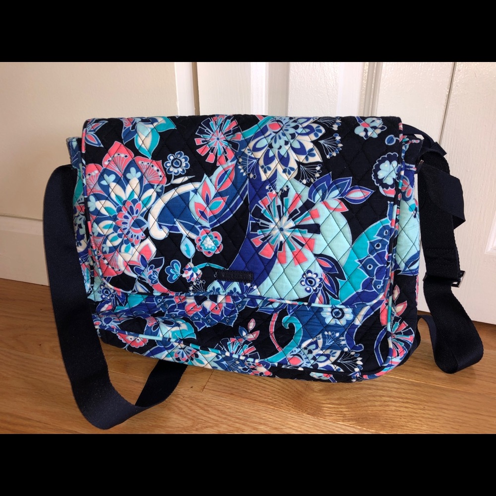 NWOT Vera Bradley Messenger Backpack / Laptop Bag